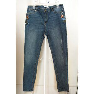 Flowered Embroidered Jeans / Size 14 / Stretched